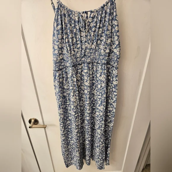 NWT - Lucky Brand Viscose Stretch Blue Floral Smocked Waist Maxi Dress - XL - Picture 9 of 15